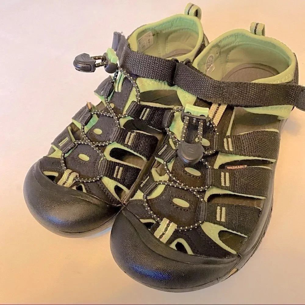 KEEN Newport H2 Water hiking sandals shoes Black unisex boys 4